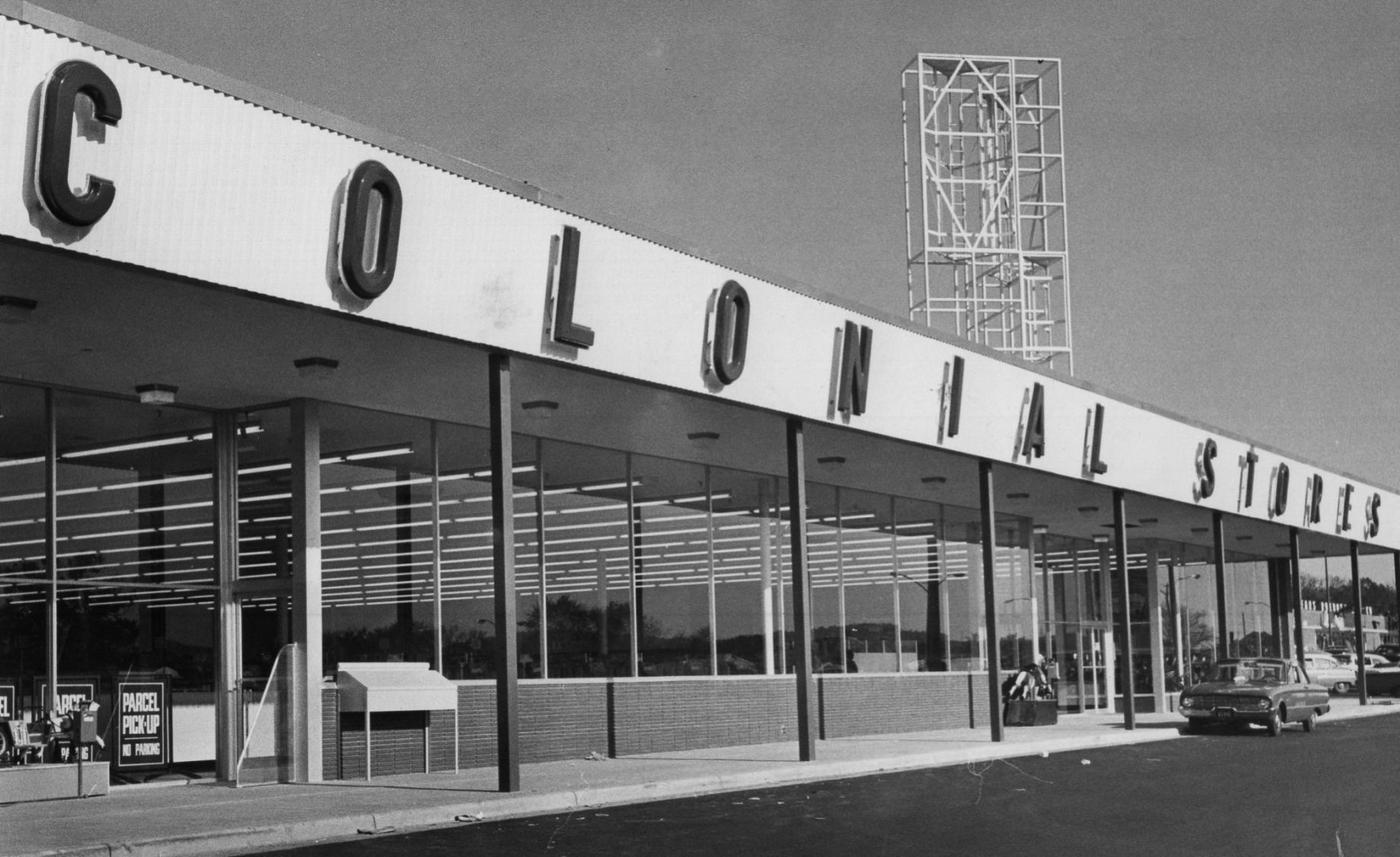 1960-11-17 Clonial store Pittman Plaza